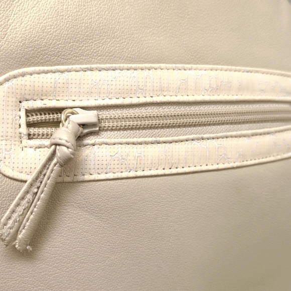 Sharif Crossbody Bag - Picture 7 of 15